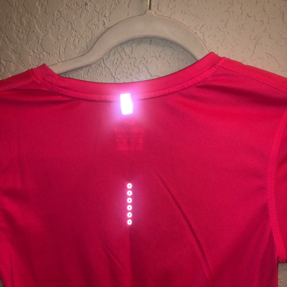 Nike RUNNING Top in PINK - Picture 4 of 7